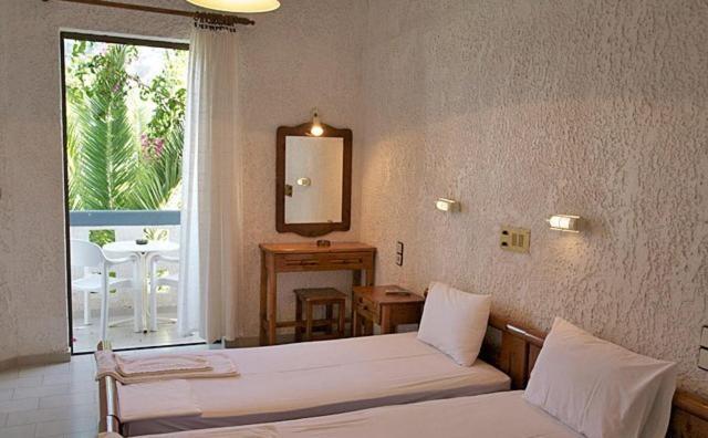 איה גליני Fevro Hotel חדר תמונה