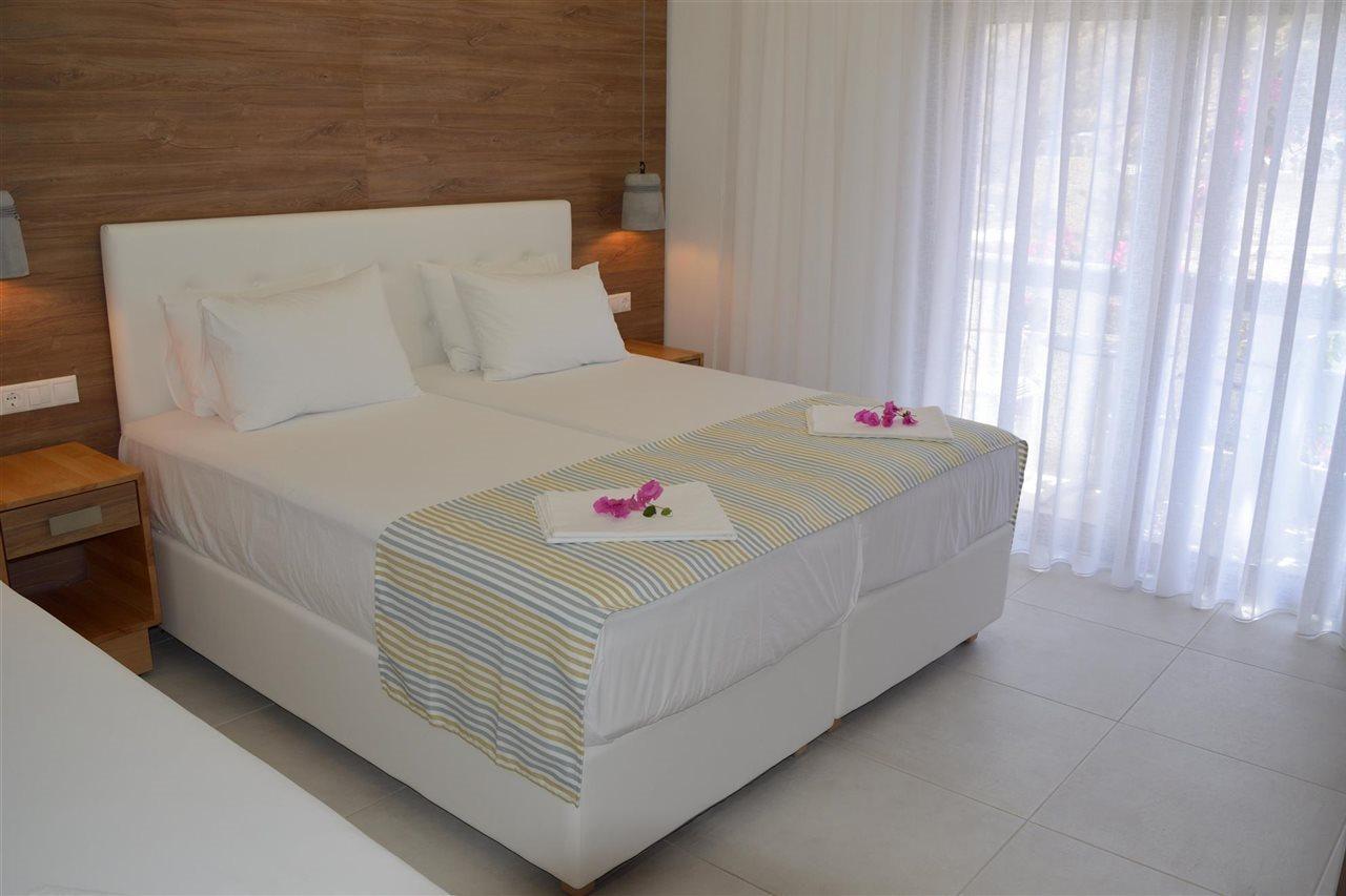 איה גליני Fevro Hotel מראה חיצוני תמונה