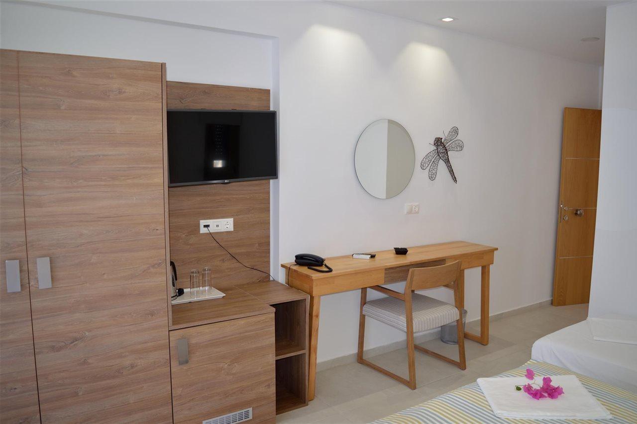איה גליני Fevro Hotel מראה חיצוני תמונה