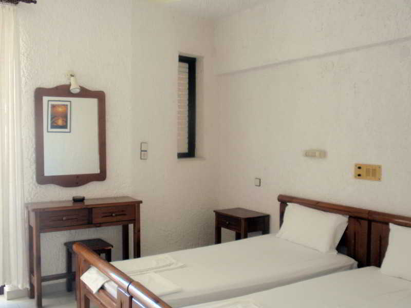 איה גליני Fevro Hotel מראה חיצוני תמונה