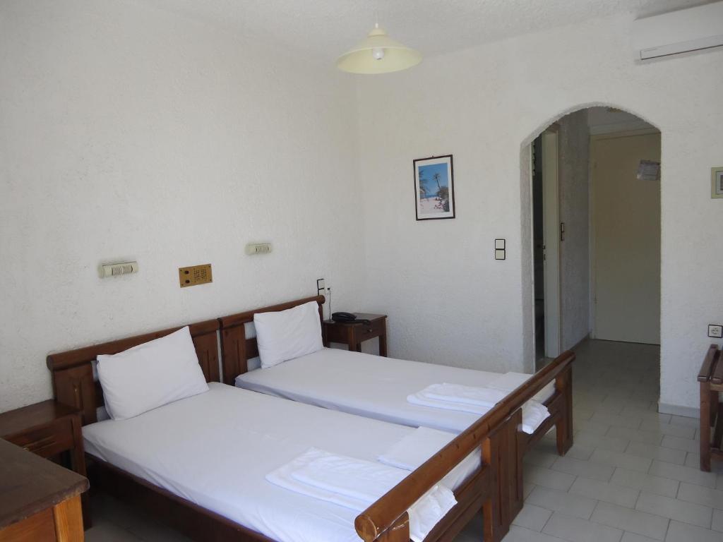 איה גליני Fevro Hotel מראה חיצוני תמונה