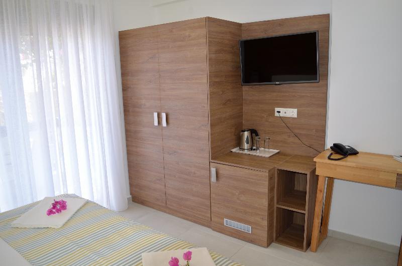 איה גליני Fevro Hotel מראה חיצוני תמונה